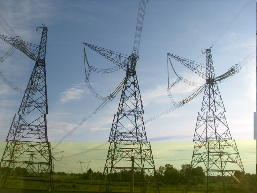 中國(guó)電科院特高壓輸電線路組塔施工